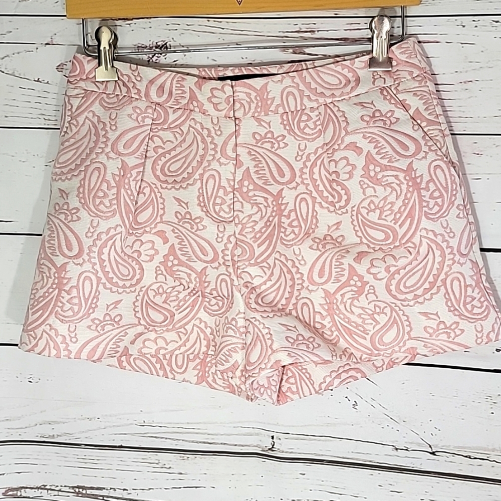 Pink Paisley Textured shorts